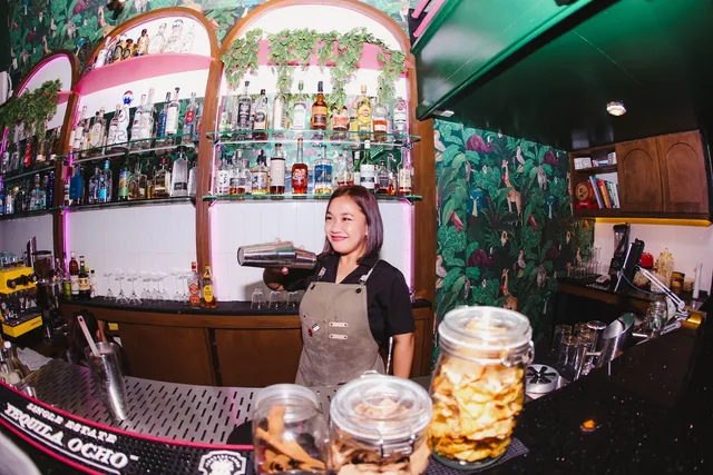 Banter and Jive in Poblacion